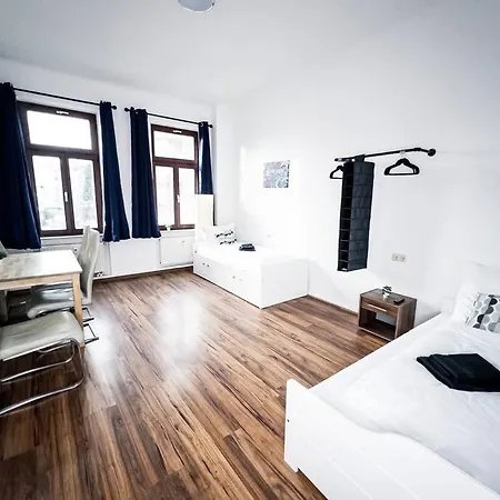• 3 Bedroom Apt. Close To The Arena And Stadium *up To 8 People* * Lipsk